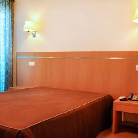 Canada Hotel 2*